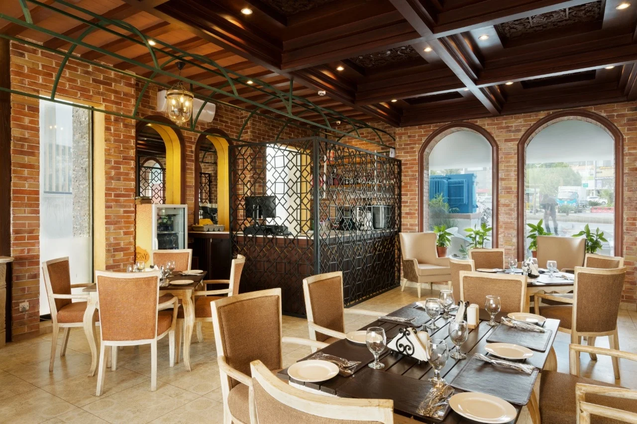 Tuscany Courtyard Ambience 1