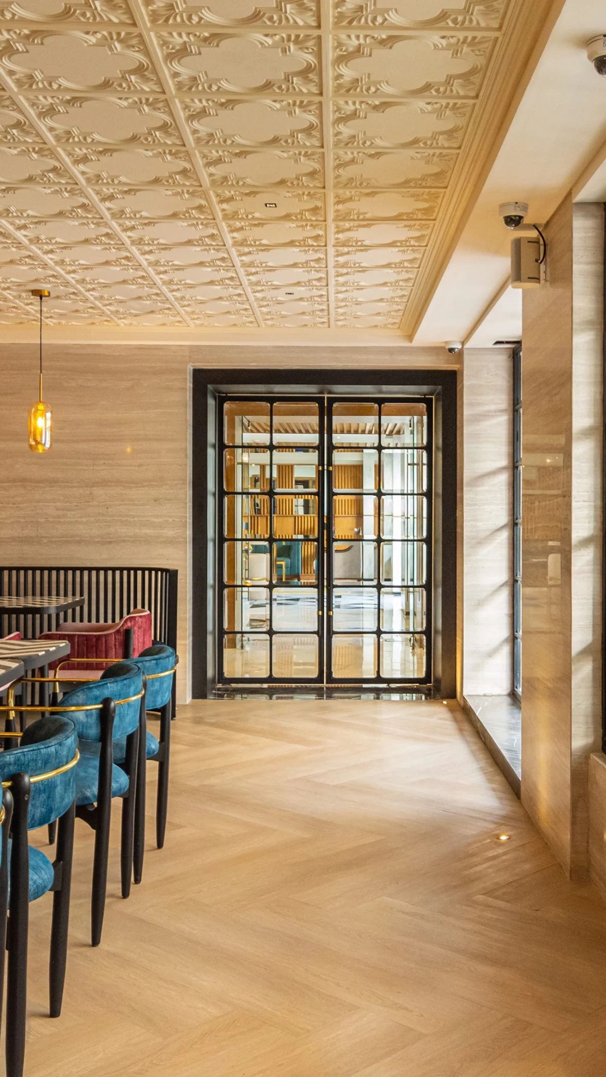 Karachi Brasserie Ambiance 3